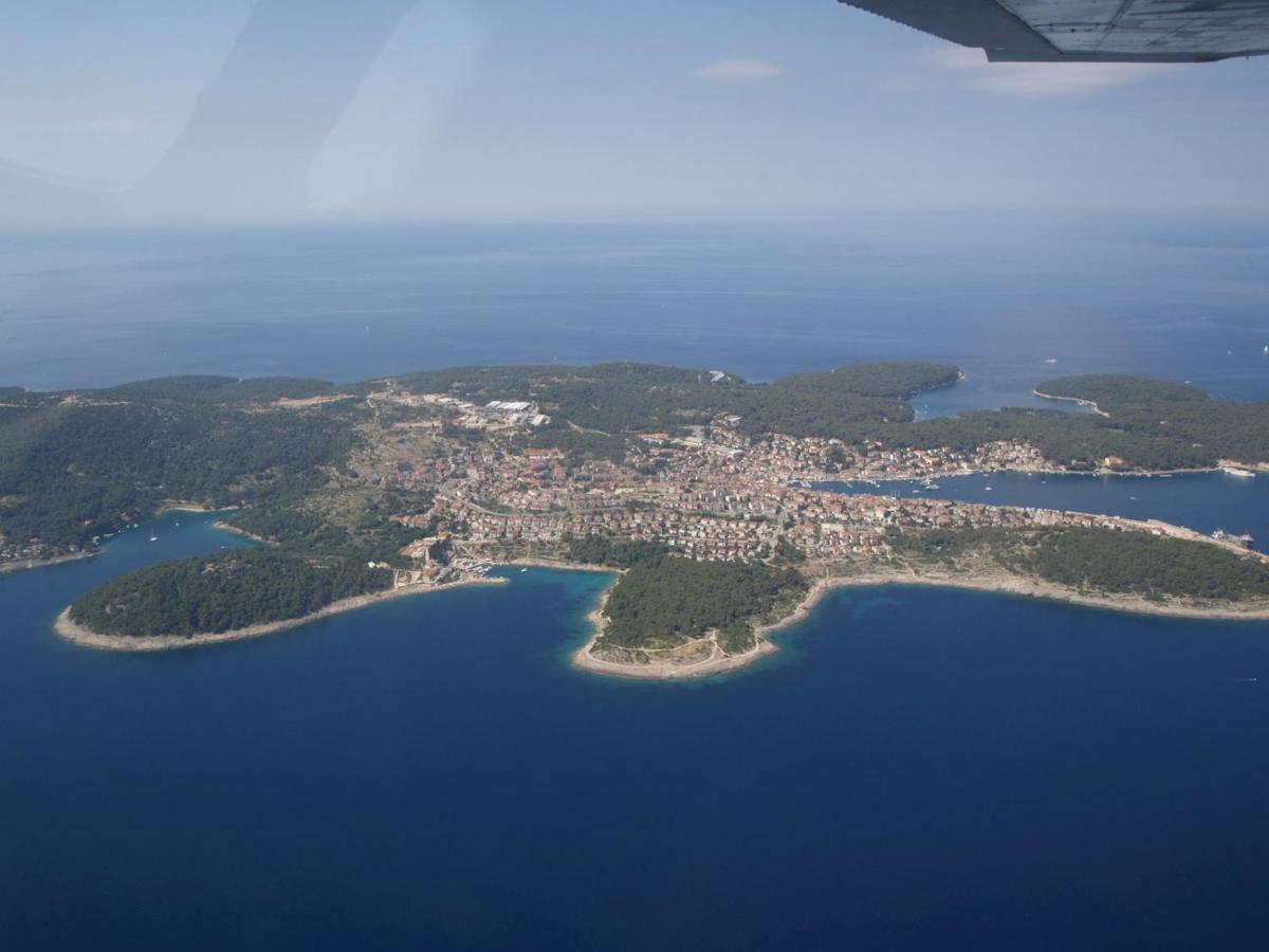 Apartments Vila Tisa Mali Lošinj Exterior foto