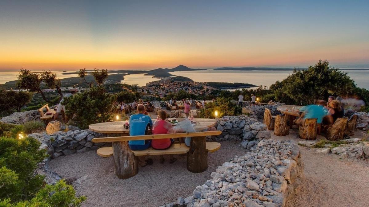 Apartments Vila Tisa Mali Lošinj Exterior foto