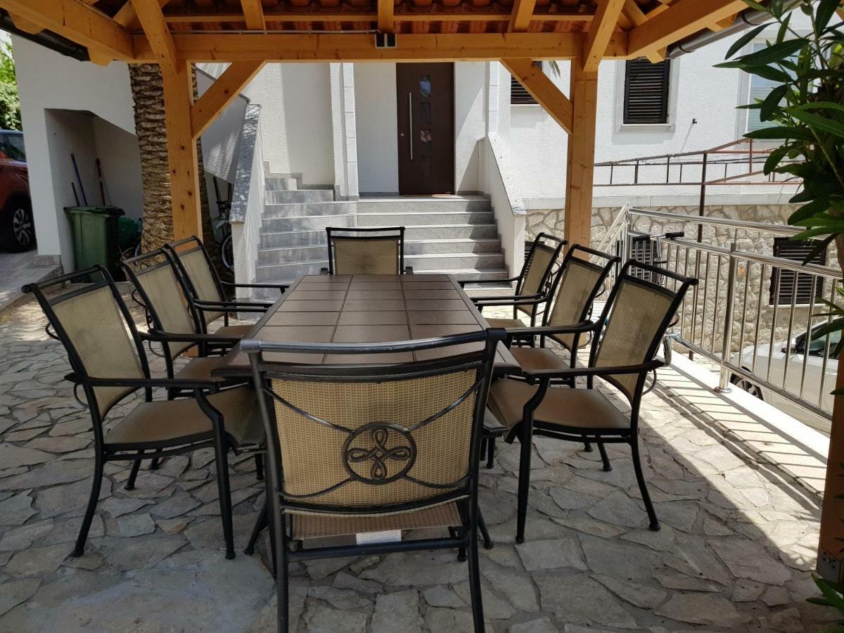 Apartments Vila Tisa Mali Lošinj Exterior foto