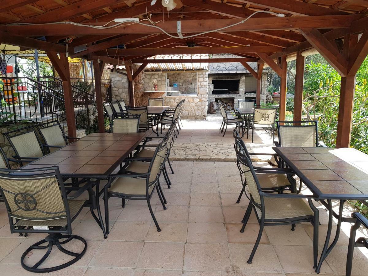 Apartments Vila Tisa Mali Lošinj Exterior foto